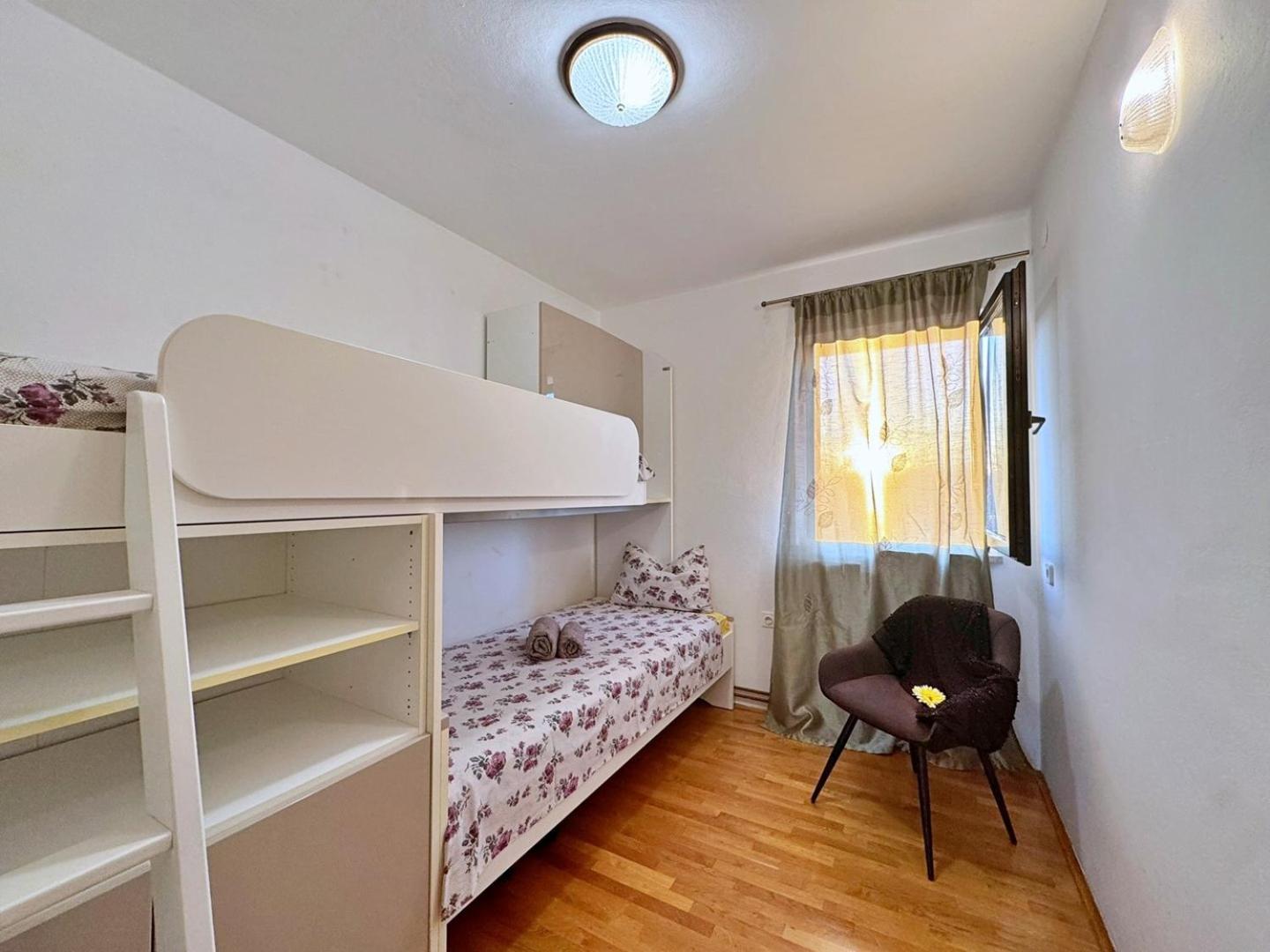 Apartments Katarina Malinska Ngoại thất bức ảnh