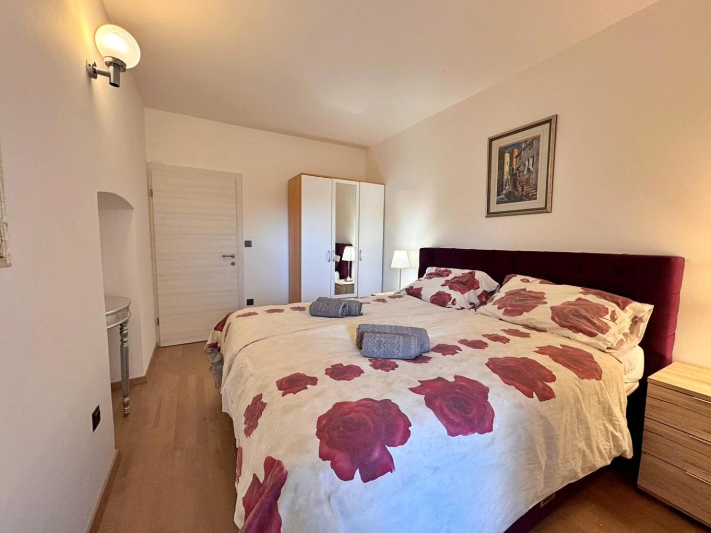 Apartments Katarina Malinska Ngoại thất bức ảnh