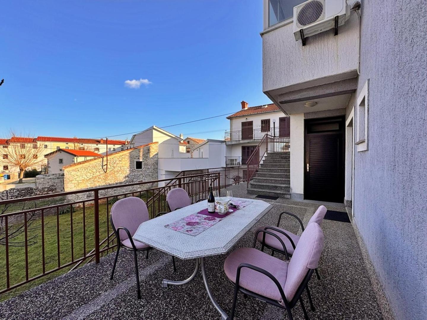 Apartments Katarina Malinska Ngoại thất bức ảnh